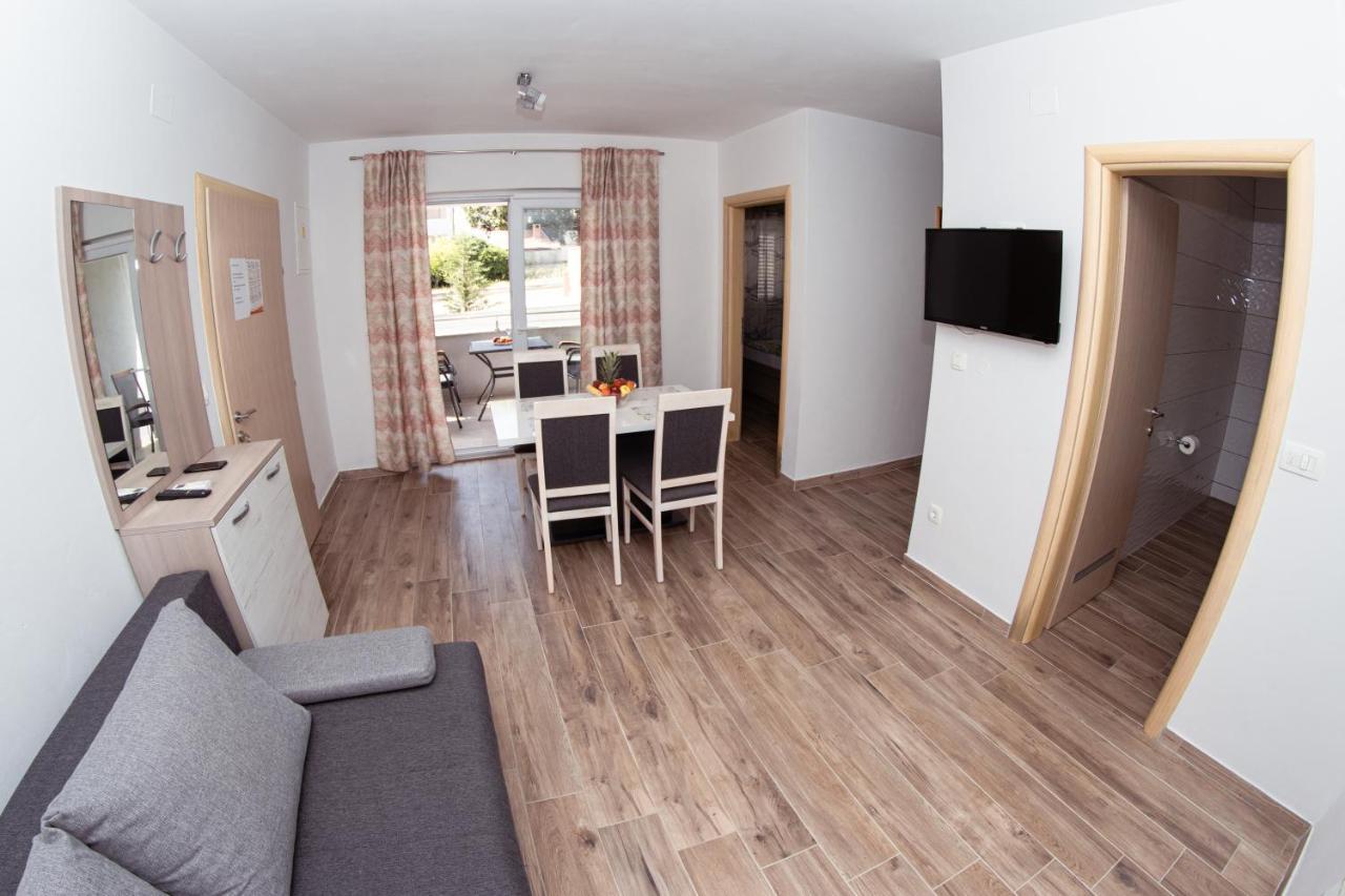 Apartmani Mijo, Biograd Na Moru Exteriér fotografie