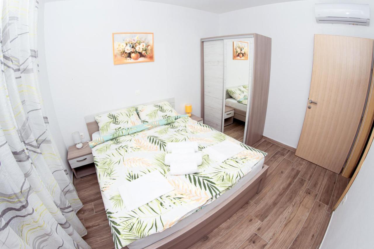 Apartmani Mijo, Biograd Na Moru Exteriér fotografie