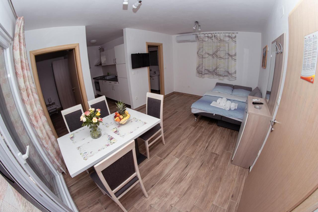 Apartmani Mijo, Biograd Na Moru Exteriér fotografie