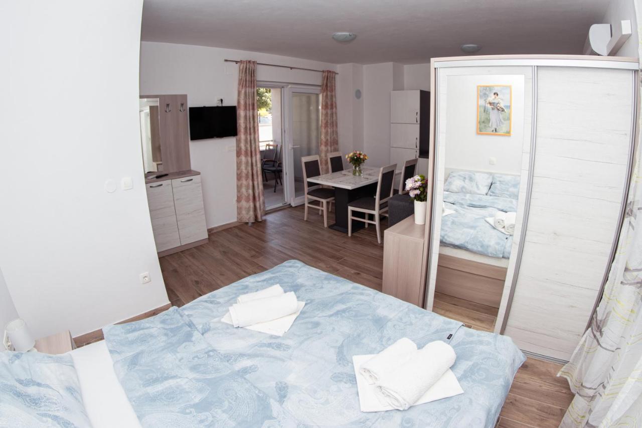 Apartmani Mijo, Biograd Na Moru Exteriér fotografie