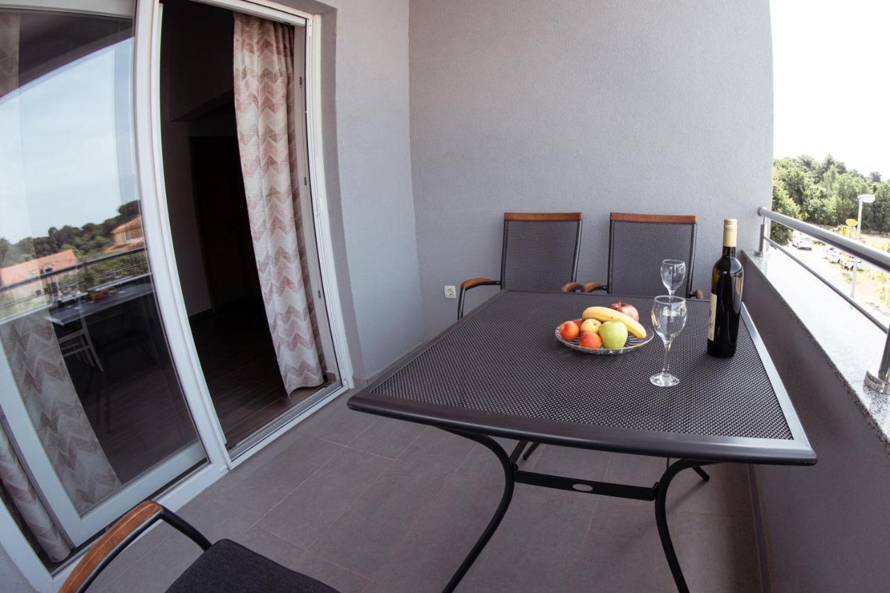 Apartmani Mijo, Biograd Na Moru Exteriér fotografie