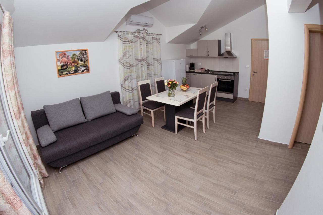 Apartmani Mijo, Biograd Na Moru Exteriér fotografie