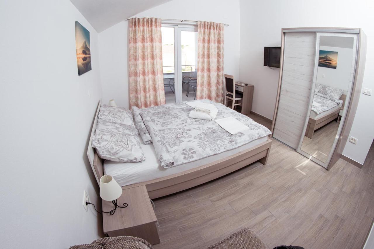 Apartmani Mijo, Biograd Na Moru Exteriér fotografie